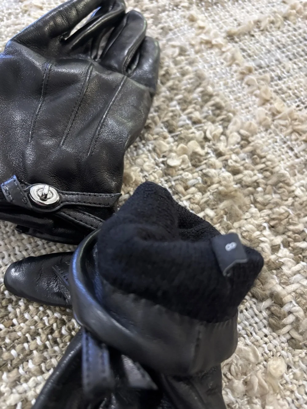 Coach‎ Classic Black Turnlock Bow Black Leather Wool Lined Women's Gloves Size 8